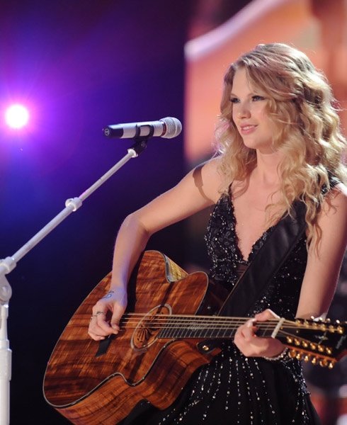 Taylor Swift — June 14 - CMA Music Festival — photo 60