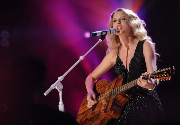 Taylor Swift — June 14 - CMA Music Festival — photo 82