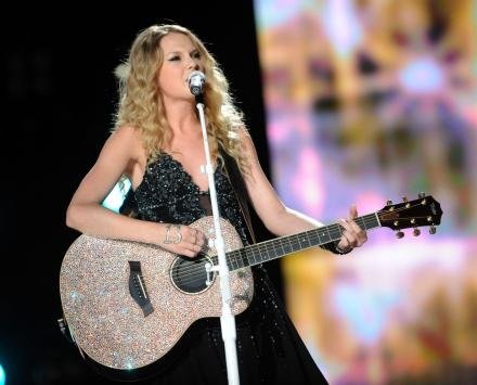 Taylor Swift — June 14 - CMA Music Festival — photo 83