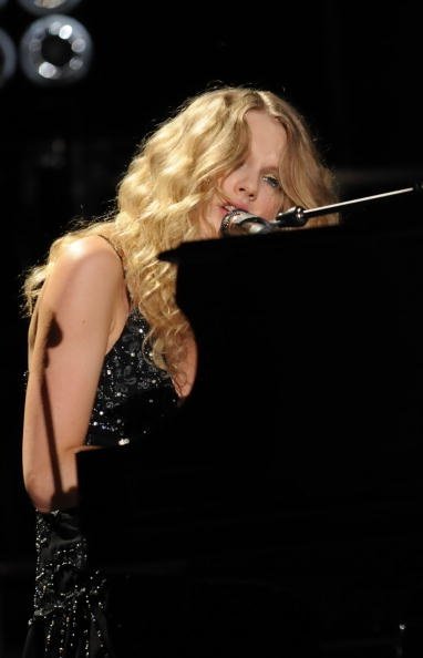 Taylor Swift — June 14 - CMA Music Festival — photo 126
