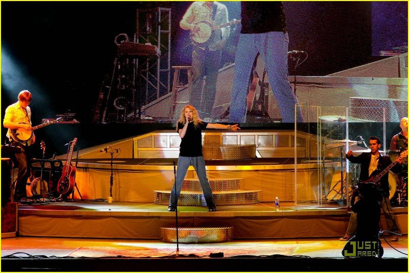 Taylor Swift — March 1 - 74th Annual Strawberry Festival — photo 21