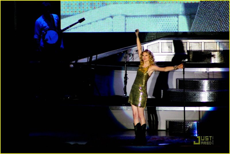 Taylor Swift — March 1 - 74th Annual Strawberry Festival — photo 32