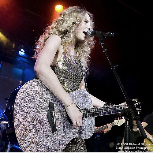 Taylor Swift — March 10 - Billboard The Venue — photo 40