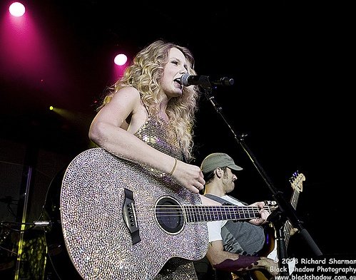 Taylor Swift — March 10 - Billboard The Venue — photo 42