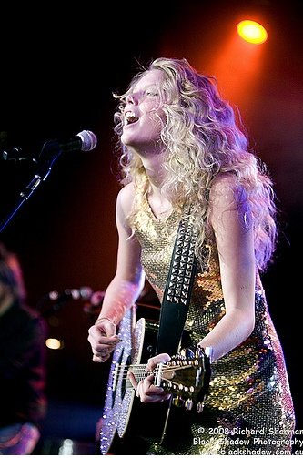 Taylor Swift — March 10 - Billboard The Venue — photo 54