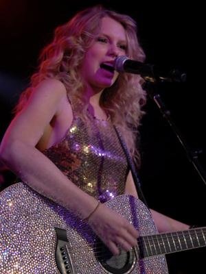 Taylor Swift — March 10 - Billboard The Venue — photo 66
