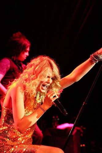 Taylor Swift — March 12 - The Factory Theatre in Sydney, Australia — photo 4