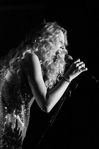 Taylor Swift — March 12 - The Factory Theatre in Sydney, Australia — photo 6