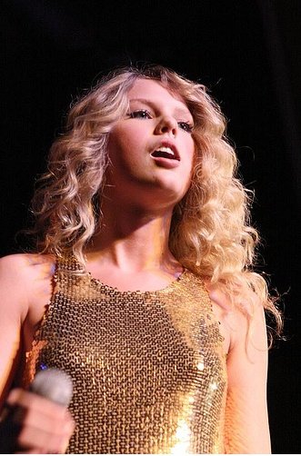Taylor Swift — March 12 - The Factory Theatre in Sydney, Australia — photo 16