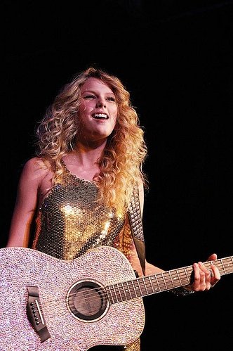 Taylor Swift — March 12 - The Factory Theatre in Sydney, Australia — photo 21