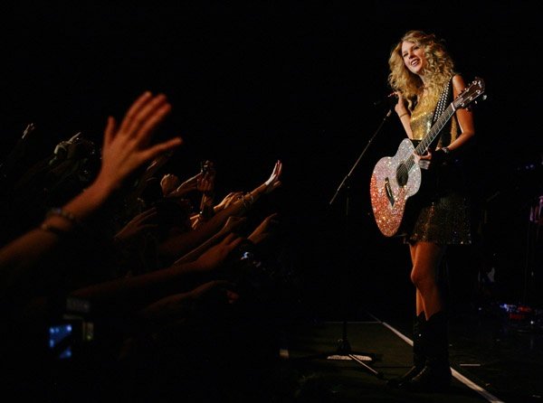 Taylor Swift — March 12 - The Factory Theatre in Sydney, Australia — photo 38