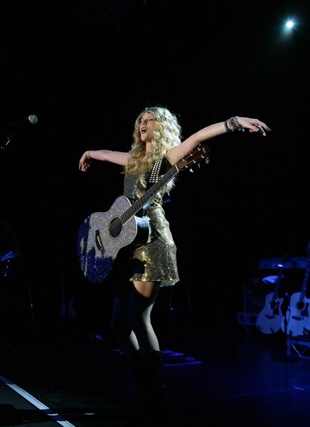 Taylor Swift — March 12 - The Factory Theatre in Sydney, Australia — photo 40