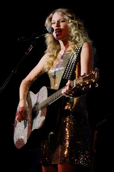 Taylor Swift — March 12 - The Factory Theatre in Sydney, Australia — photo 45