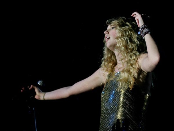 Taylor Swift — March 12 - The Factory Theatre in Sydney, Australia — photo 52