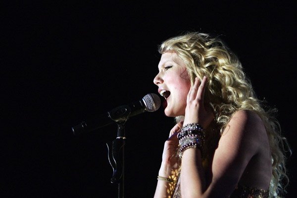 Taylor Swift — March 12 - The Factory Theatre in Sydney, Australia — photo 66