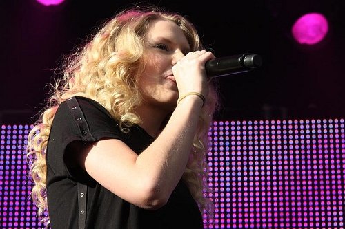 Taylor Swift — March 14 - Sound Relief — photo 29