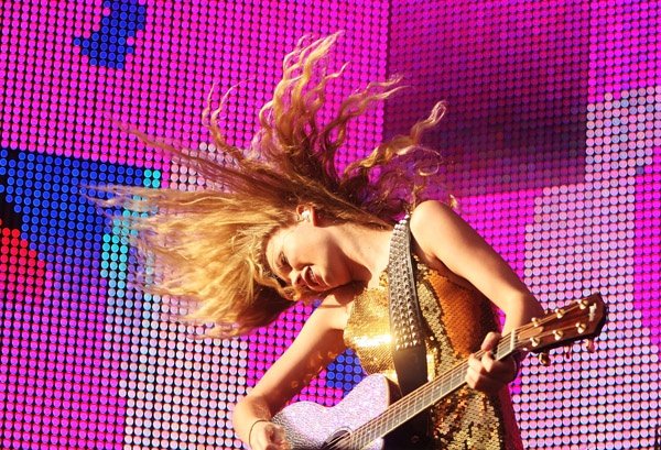 Taylor Swift — March 14 - Sound Relief — photo 45