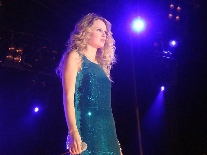 Taylor Swift — March 6 - CMC Rocks The Snowys — photo 47