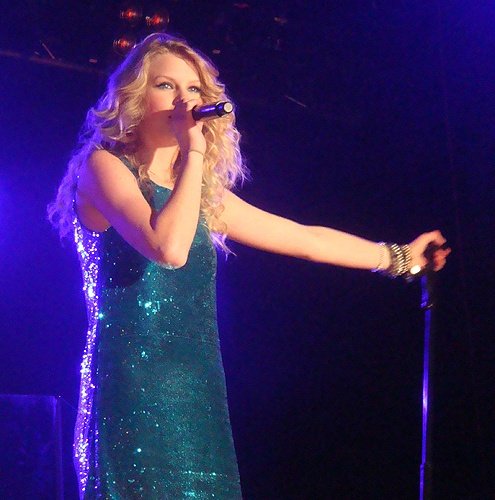 Taylor Swift — March 6 - CMC Rocks The Snowys — photo 49
