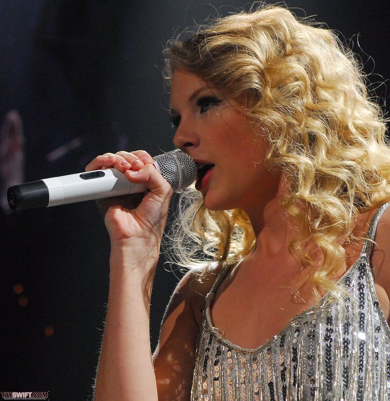 Taylor Swift — October 17 - Justin Timberlake And Friends — photo 25