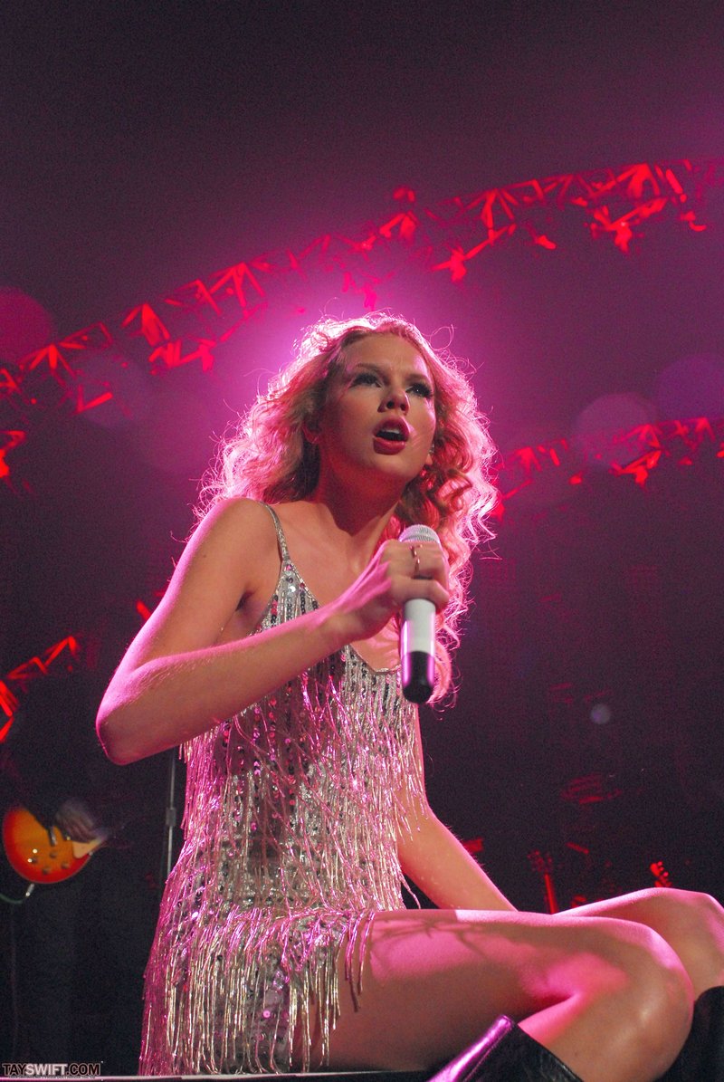 Taylor Swift — October 17 - Justin Timberlake And Friends — photo 30