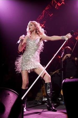Taylor Swift — October 17 - Justin Timberlake And Friends — photo 33
