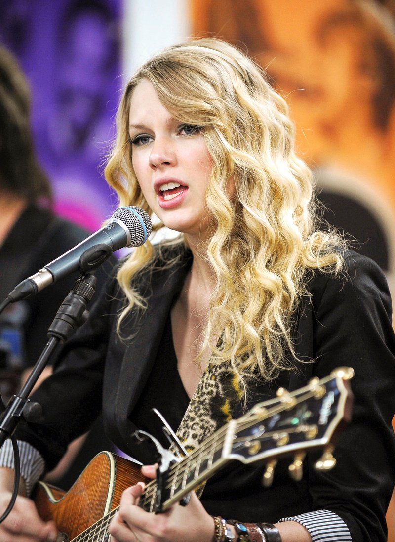 Radio Station Key 103 Performance