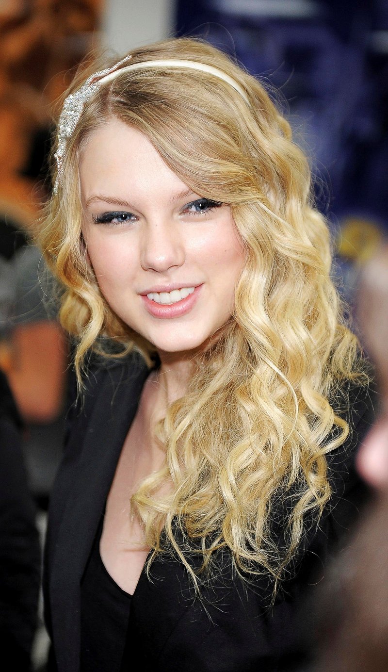 Taylor Swift — Radio Station Key 103 Performance — photo 8