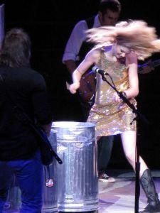 Taylor Swift — @ SA Rodeo,  AT&T center — photo 2