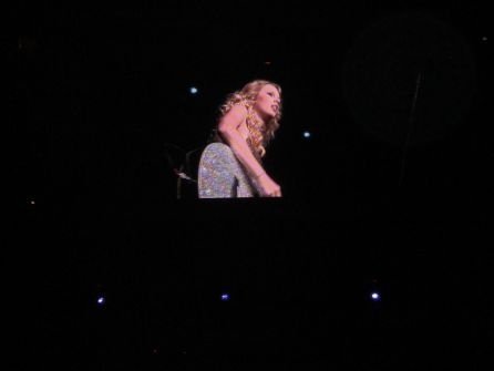 Taylor Swift — @ SA Rodeo,  AT&T center — photo 3