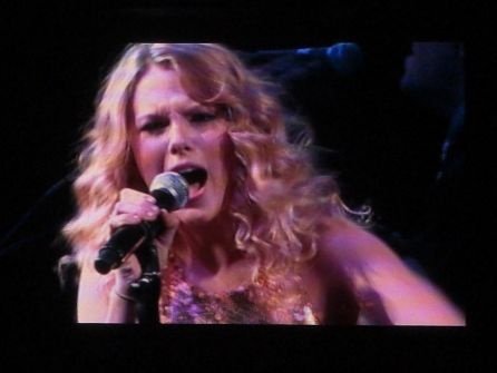 Taylor Swift — @ SA Rodeo,  AT&T center — photo 8