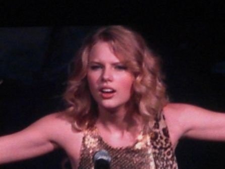 Taylor Swift — @ SA Rodeo,  AT&T center — photo 15