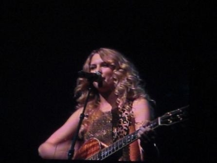 Taylor Swift — @ SA Rodeo,  AT&T center — photo 17