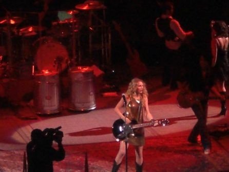 Taylor Swift — @ SA Rodeo,  AT&T center — photo 22