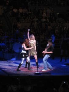 Taylor Swift — @ SA Rodeo,  AT&T center — photo 28
