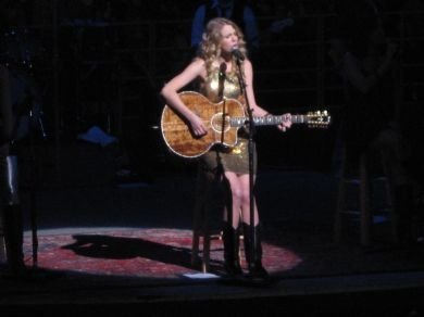 Taylor Swift — @ SA Rodeo,  AT&T center — photo 29