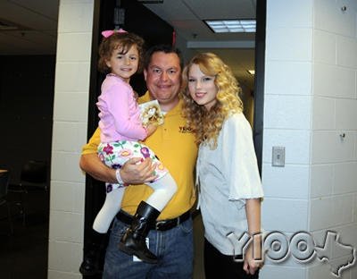Taylor Swift — @ SA Rodeo,  AT&T center — photo 37