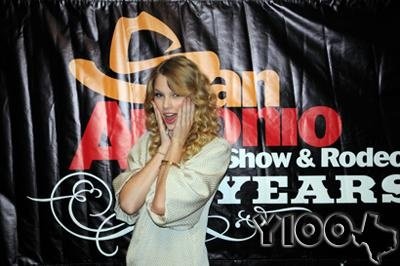 Taylor Swift — @ SA Rodeo,  AT&T center — photo 40