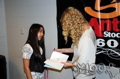 Taylor Swift — @ SA Rodeo,  AT&T center — photo 47