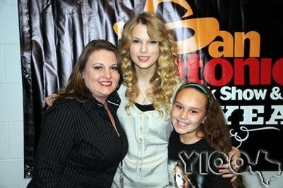Taylor Swift — @ SA Rodeo,  AT&T center — photo 50