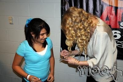 Taylor Swift — @ SA Rodeo,  AT&T center — photo 55