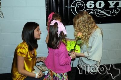 Taylor Swift — @ SA Rodeo,  AT&T center — photo 57