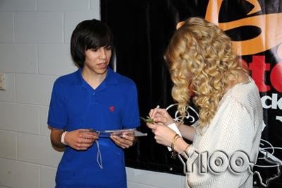 Taylor Swift — @ SA Rodeo,  AT&T center — photo 61