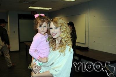 Taylor Swift — @ SA Rodeo,  AT&T center — photo 62