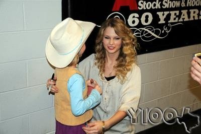 Taylor Swift — @ SA Rodeo,  AT&T center — photo 67