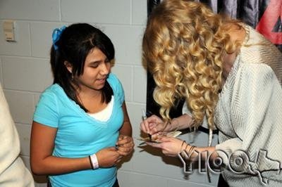 Taylor Swift — @ SA Rodeo,  AT&T center — photo 68
