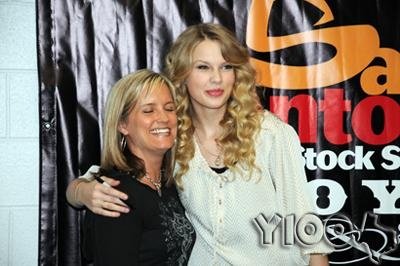 Taylor Swift — @ SA Rodeo,  AT&T center — photo 72