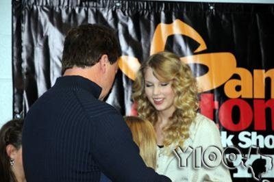 Taylor Swift — @ SA Rodeo,  AT&T center — photo 75