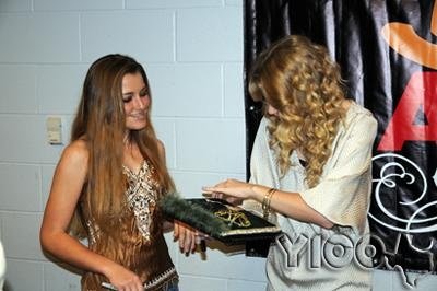 Taylor Swift — @ SA Rodeo,  AT&T center — photo 76