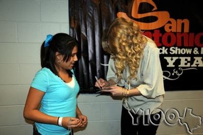 Taylor Swift — @ SA Rodeo,  AT&T center — photo 87